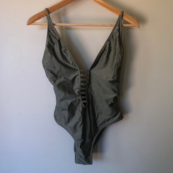 𝅺CORAL tropic one piece bathing suit - Picture 1 of 11